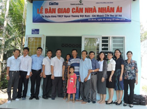 Báo Cần Thơ bàn giao căn nhà nhân ái cho gia đình anh Nguyễn Thanh Phong