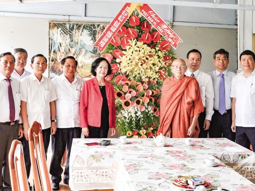 Đồng chí Trương Thị Mai, Trưởng Ban Dân vận

Trung ương chúc mừng  Đại lễ Phật đản tại TP Cần Thơ