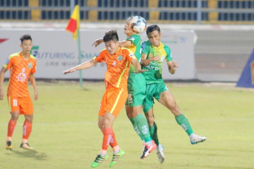 Thư hùng trên sân Cần Thơ