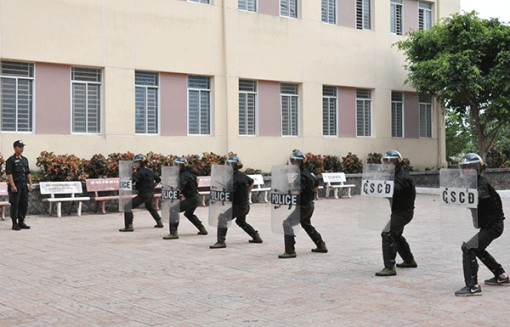 Cảnh sát cơ động xung kích, lập công