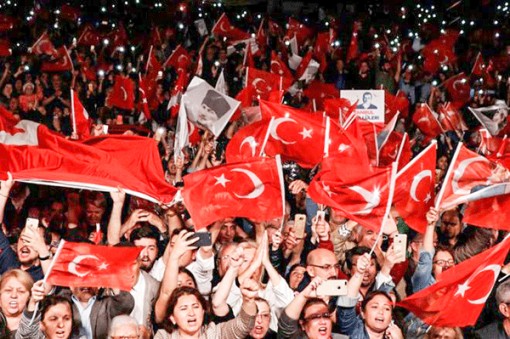 Thổ Nhĩ Kỳ chia rẽ sau bầu cử