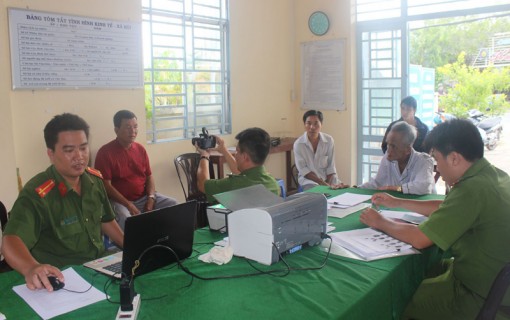 Cải cách để gần dân hơn