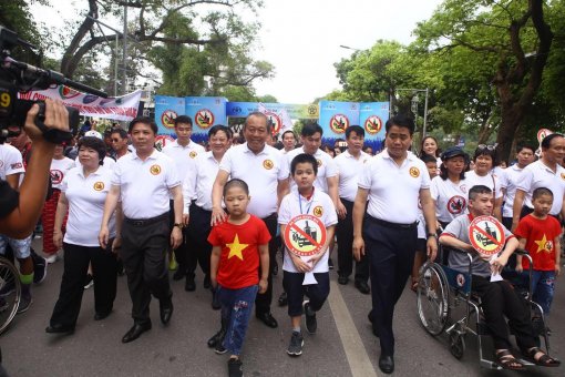 Phó Thủ tướng Trương Hòa Bình kêu gọi

hành động “Đã uống rượu bia - Không lái xe”
