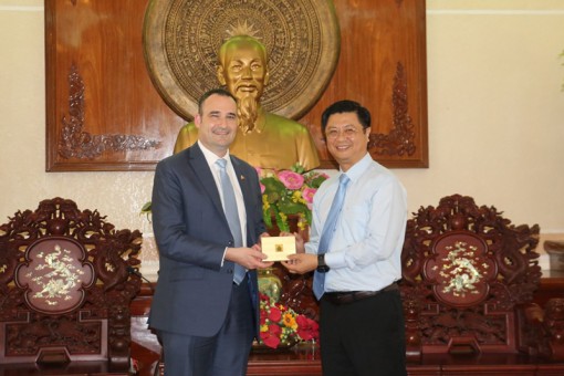 Lãnh đạo thành phố tiếp Tổng Lãnh sự Canada