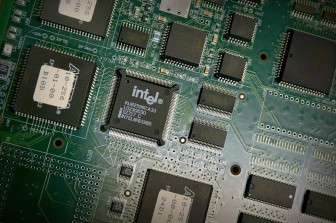 Nhiều hãng công nghệ ráo riết vá lỗ hổng an ninh mới trên bộ xử lý Intel