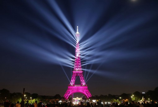 “Bữa tiệc” ánh sáng mừng Tháp Eiffel tròn 130 năm tuổi