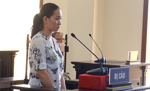 Cả tin, mất tiền tỉ