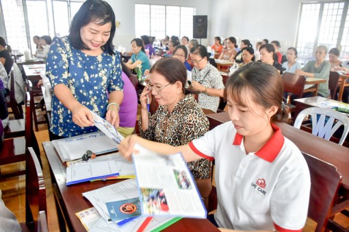 Trang bị kỹ năng tuyên truyền an toàn giao thông cho cán bộ Hội Liên hiệp Phụ nữ