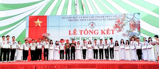 Có 306 học sinh đạt giải tại các hội thi cấp quốc gia, khu vực và thành phố