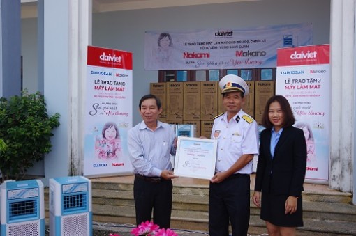 Công ty Cổ phần cơ điện lạnh Đại Việt tặng quà cho cán bộ, chiến sĩ Vùng 5 Hải quân