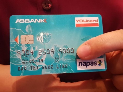 Chuyển đổi thẻ từ sang thẻ chip: Khách hàng có mất phí?