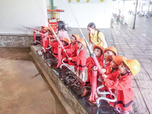 Phong phú quà 1-6 cho bé