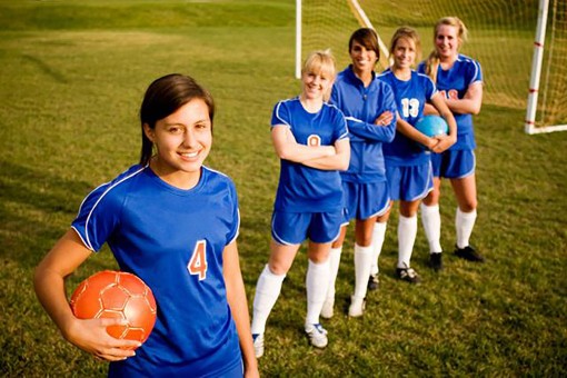 Thể thao đồng đội giúp thiếu niên vượt qua tổn thương tâm lý