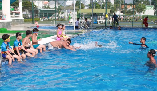 Phát động toàn dân

tập luyện môn bơi phòng, chống đuối nước