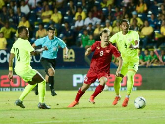 Thua ở loạt penalty, Việt Nam về nhì tại King’s Cup