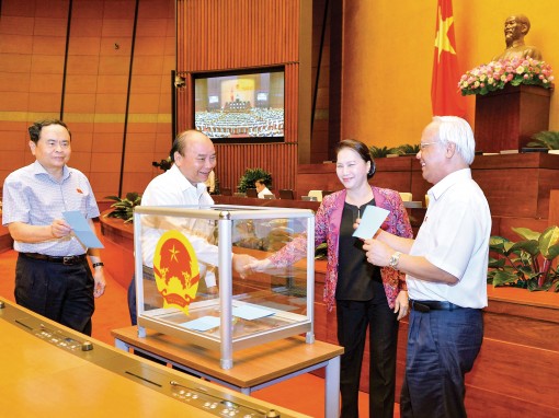 Quốc hội phê chuẩn bổ nhiệm nhân sự; thảo luận 2 dự án luật