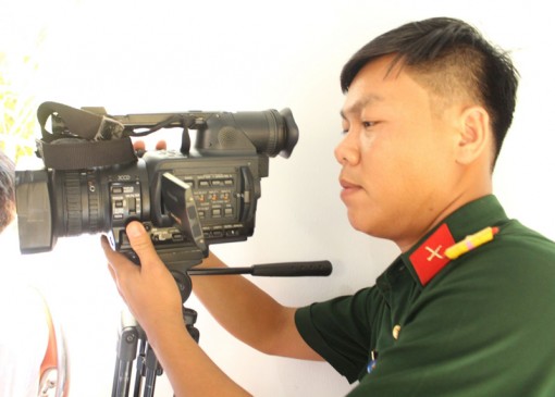 Thượng úy Nguyễn Văn Thắng – Người lính 
đam mê nghề báo