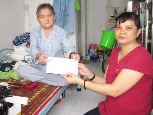Thăm, tặng quà người cao tuổi neo đơn, bệnh tật