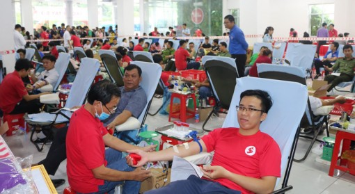 Ngày hội “Sắc Đỏ Tây Đô”