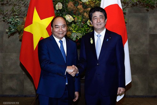 Thủ tướng Nguyễn Xuân Phúc hội đàm với Thủ tướng Nhật Bản