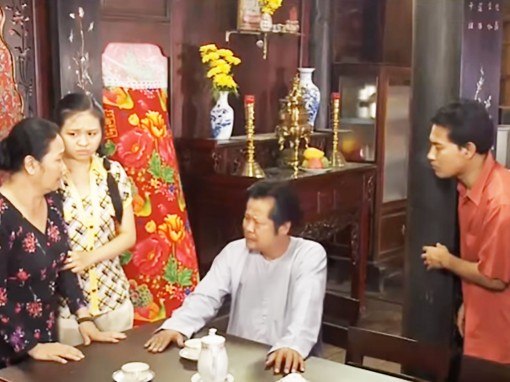 “Dzìa đi tía ơi” <br>

<I>Bức tranh quê nhiều màu sắc</I>
