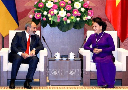 Chủ tịch Quốc hội Nguyễn Thị Kim Ngân hội kiến Thủ tướng Cộng hòa Armenia