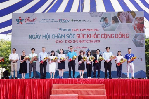 Ngày hội chăm sóc sức khỏe cộng đồng thu hút trên 5.000 khách tham dự