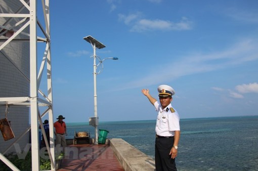 Bài 3: Thắp sáng "quần đảo bão tố" bằng năng lượng sạch