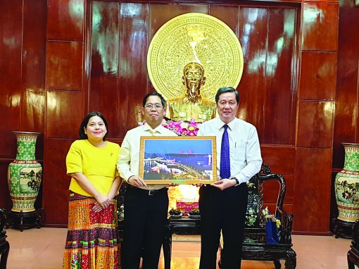 Lãnh đạo thành phố

tiếp Tổng Lãnh sự Thái Lan

tại TP Hồ Chí Minh