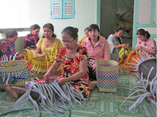 Trang bị nghề, tạo việc làm cho người nghèo