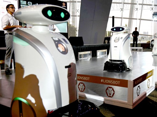 Đội quân robot làm sạch Singapore