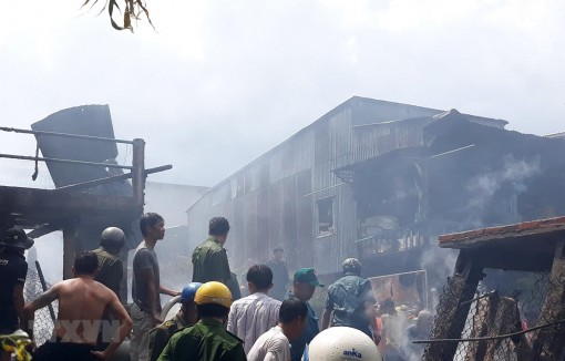 Hỏa hoạn thiêu rụi 5 căn nhà ở huyện biên giới An Phú, An Giang