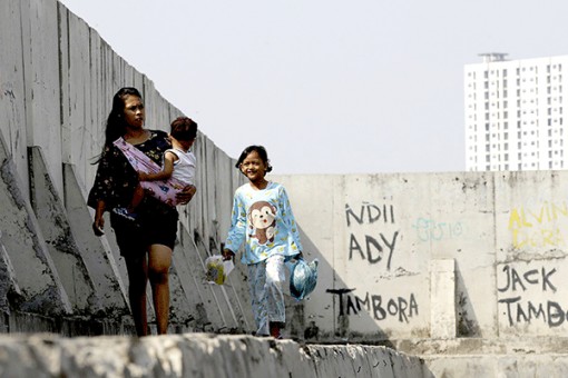 Indonesia xây tường ngăn Jakarta chìm xuống biển