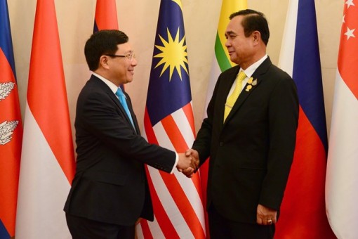ASEAN foreign ministers pay courtesy call on Thai Prime Minister