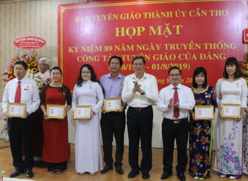 Xây dựng đội ngũ cán bộ tuyên giáo tinh nhuệ trên lĩnh vực tư tưởng - văn hóa của Đảng