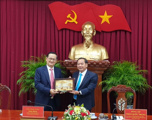 Lãnh đạo TP Cần Thơ tiếp đoàn cấp cao Bộ Nội vụ Vương quốc Campuchia