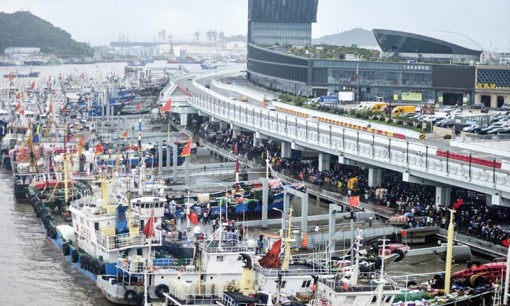 Hàng trăm ngàn người Trung Quốc phải sơ tán vì bão