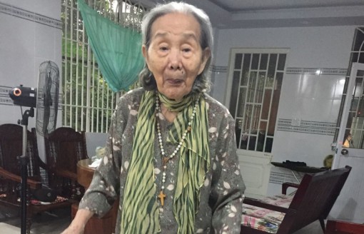 Điều trị gãy cổ xương đùi người cao tuổi