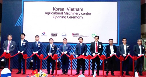 Khánh thành Trung tâm 

Máy nông nghiệp Việt - Hàn