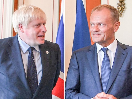 Thủ tướng Anh cân nhắc tạm đóng cửa Quốc hội