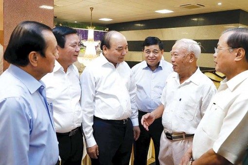 Tiểu ban Kinh tế - Xã hội tổ chức Hội nghị xin ý kiến nguyên lãnh đạo Đảng, Nhà nước vào các dự thảo Văn kiện