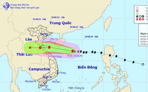 Trưa 30/8, bão số 4 đi vào đất liền từ Thanh Hóa đến Quảng Bình