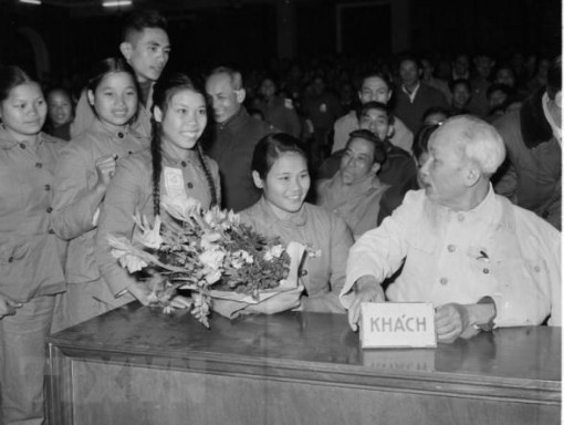 50 năm thực hiện Di chúc của Bác Hồ: Rèn đức, giữ 'liêm'