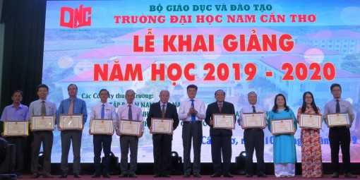 Trường Đại học Nam Cần Thơ khai giảng năm học mới   