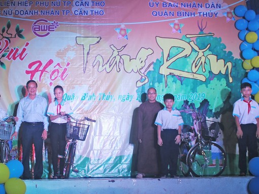 Bình Thủy chung tay

vì ngày hội tuổi thơ