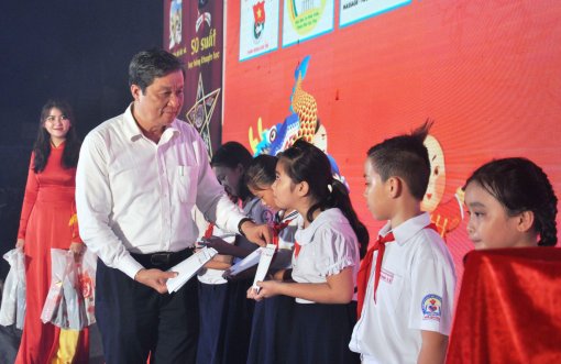 "Đêm hội trăng rằm - San sẻ yêu thương"