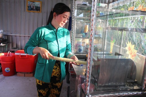 “Thân cò lặn lội”...