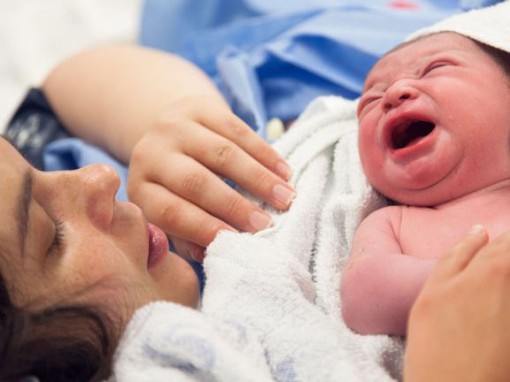 Sự khác biệt giữa trẻ

sinh thường và sinh mổ