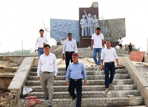 Niềm vui trên quê hương cách mạng