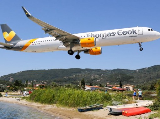 “Gã khổng lồ” lĩnh vực lữ hành phá sản